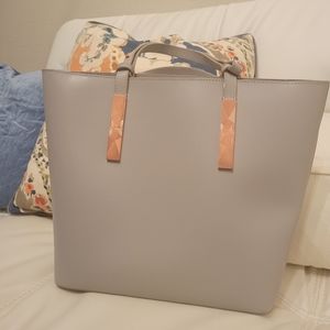 Grey Adjustable Strap Tote